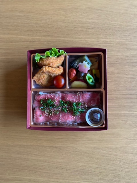 新商品 黒毛和牛ステーキ膳 大 3,300円 小2,700円