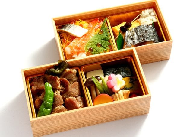 豚肩ロース塩麹焼とちらし寿司膳 (伊右衛門500ml付) 大 2,160円 小 1,800円